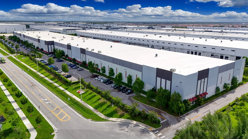 3980 W 104th St, Hialeah, FL for lease - Building Photo - Image 1 of 2