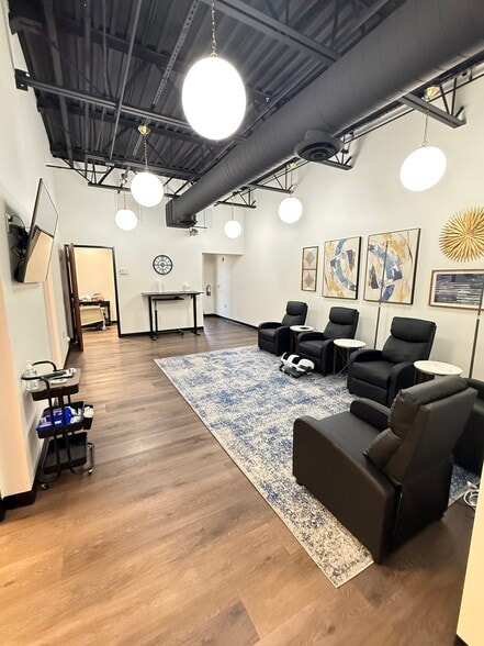 16700 N Thompson Peak Pky, Scottsdale, AZ for lease - Building Photo - Image 3 of 6