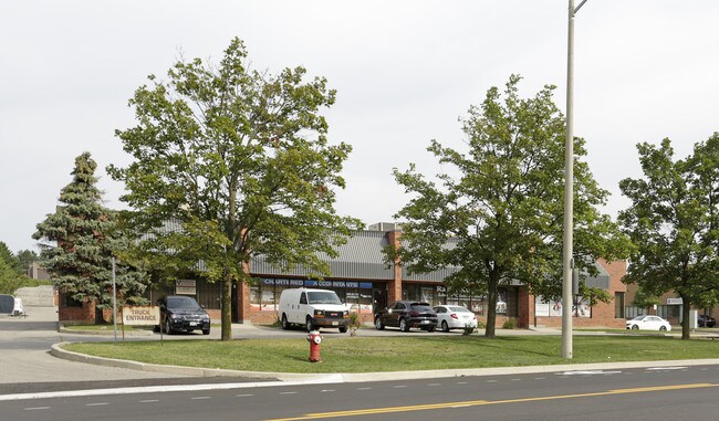 Plus de détails pour 215 Traders Blvd E, Mississauga, ON - Bureau à louer