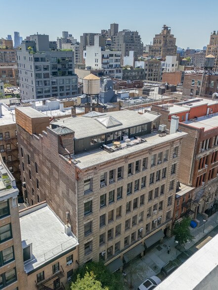 114 W 17th St, New York, NY à vendre - Photo du bâtiment - Image 3 de 7