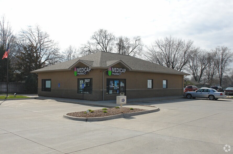 2527 Easton Blvd, Des Moines, IA for sale - Primary Photo - Image 2 of 2