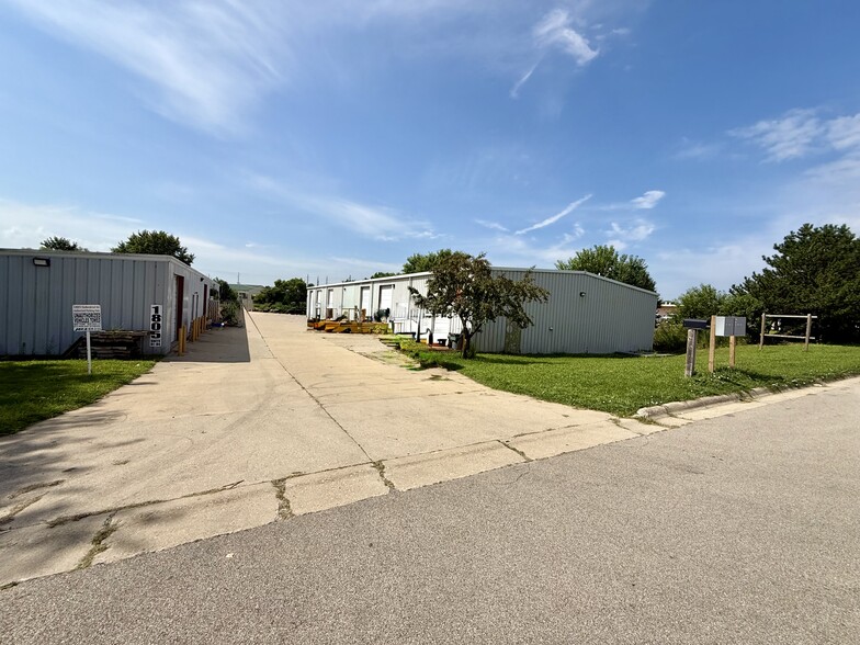 1805 Industrial Park Dr, Normal, IL à louer - Photo du bâtiment - Image 3 de 7