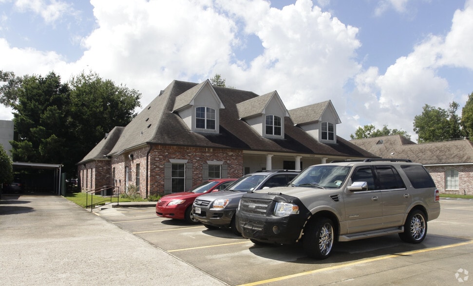 10528 Kentshire Ct, Baton Rouge, LA for lease - Building Photo - Image 2 of 12