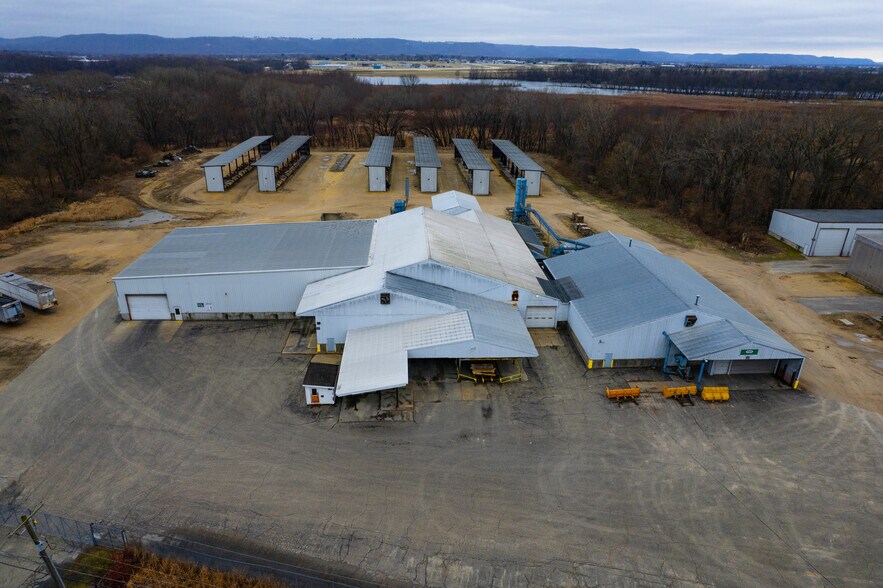 Onalaska Manufacturing Park portefeuille de 5 propriétés à vendre sur LoopNet.ca - Photo du bâtiment - Image 2 de 2