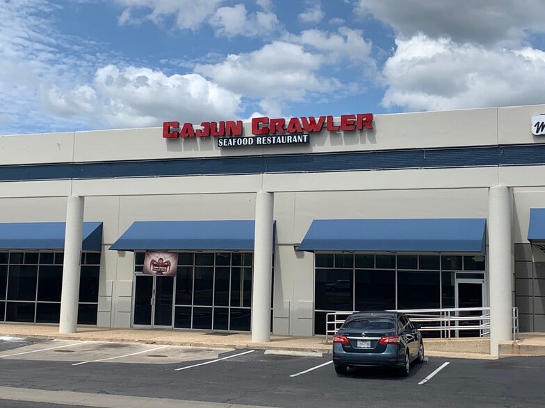 5545 NW Loop 410 Fwy, San Antonio, TX for lease - Building Photo - Image 3 of 5