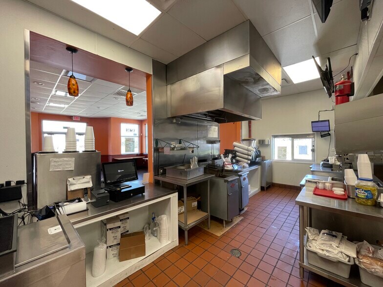 1215-1219 W Russell Ave, Bonham, TX à vendre - Photo intérieure - Image 2 de 5