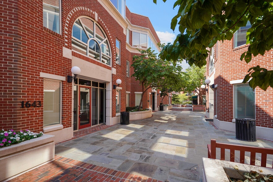 1631-1663 Prince St, Alexandria, VA for lease - Building Photo - Image 1 of 14