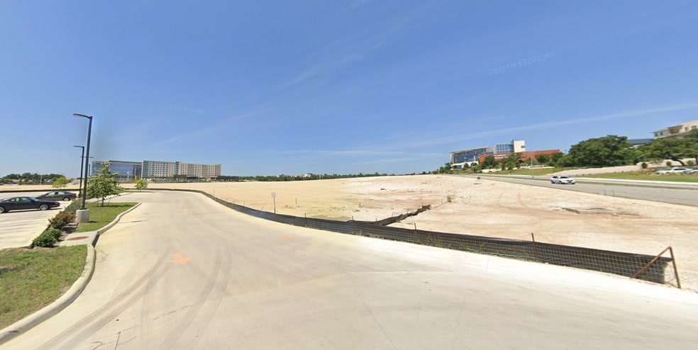 15639 W Interstate 10 Parkway, San Antonio, TX for lease - Building Photo - Image 3 of 3