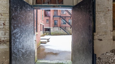 235 Promenade St, Providence, RI à louer Photo intérieure- Image 1 de 11