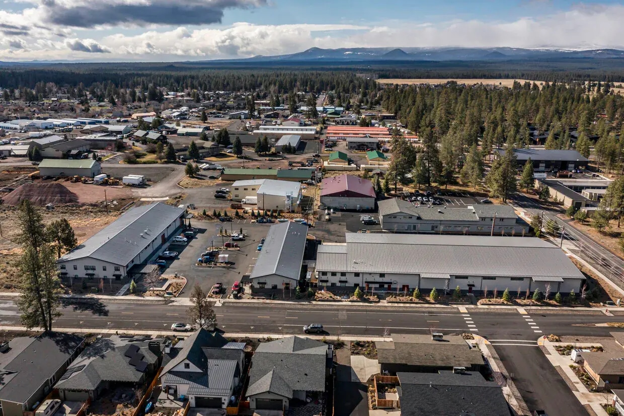 275 & 295. W Lundgren Mill dr, Sisters, OR for sale Primary Photo- Image 1 of 41