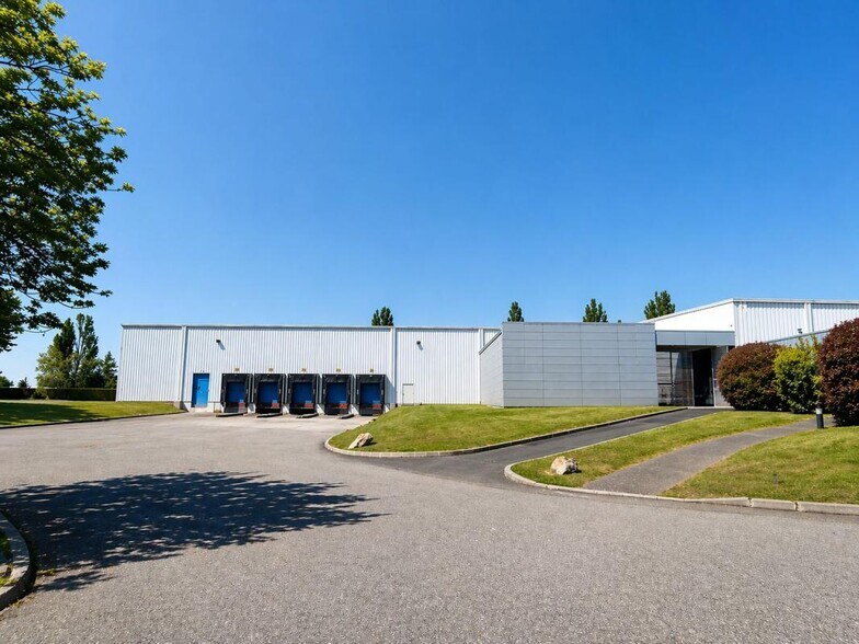 Office in Lespinasse for lease - Building Photo - Image 2 of 16