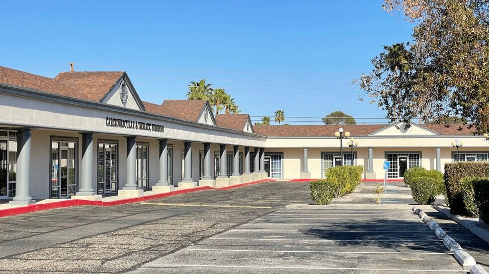 4160 S Pecos Rd, Las Vegas, NV à louer - Photo du bâtiment - Image 2 de 4