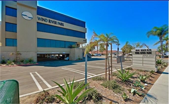 18141 Beach Blvd, Huntington Beach, CA à louer - Photo du bâtiment - Image 2 de 10