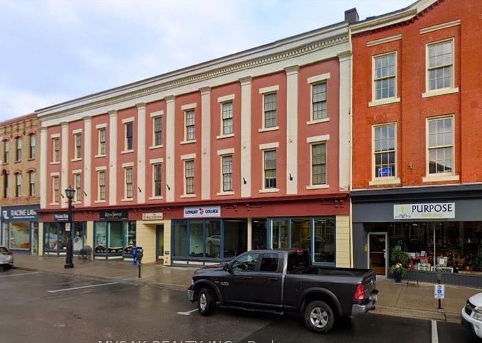 34-46 Walton St, Port Hope, ON à vendre Photo du bâtiment- Image 1 de 13