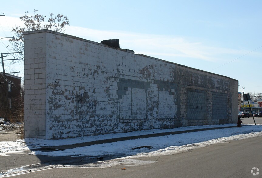 11866 Gratiot Ave, Detroit, MI à vendre - Photo du bâtiment - Image 2 de 5