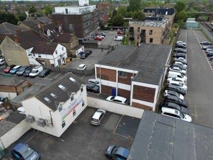 21 Woodthorpe Rd, Ashford à vendre - Photo du bâtiment - Image 2 de 7