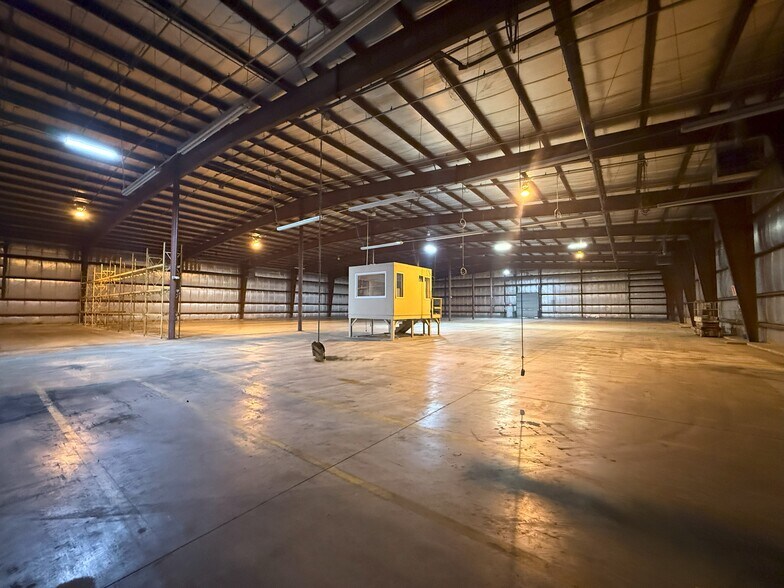 1212 E Taylor St, Dekalb, IL à louer - Photo du bâtiment - Image 3 de 7