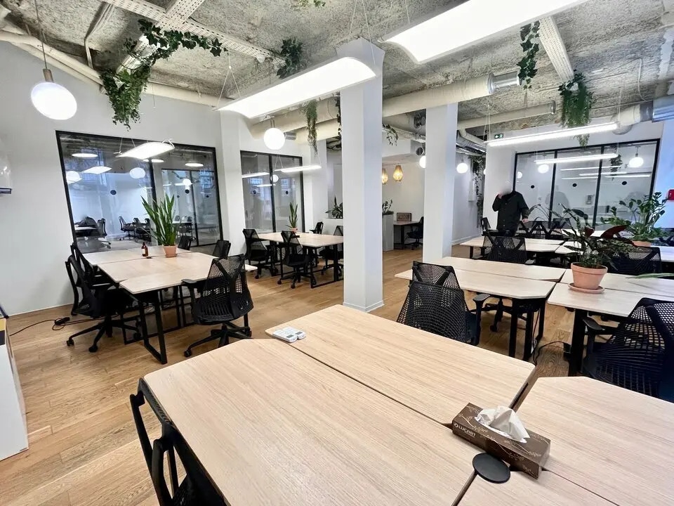 Office in Paris for lease Interior Photo- Image 1 of 9