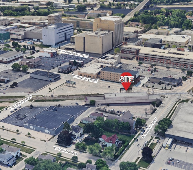 1 Superior St, Appleton, WI à vendre - Photo du bâtiment - Image 2 de 4