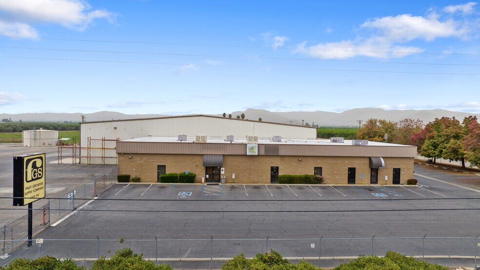 46031 Road 124, Orange Cove, CA à vendre - Photo du bâtiment - Image 2 de 13