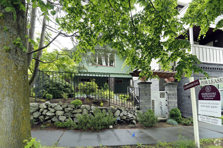 5430 California Ave SW, Seattle, WA à vendre - Photo principale - Image 1 de 15