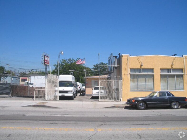5624 Cahuenga Blvd, North Hollywood, CA à louer - Photo du bâtiment - Image 3 de 11