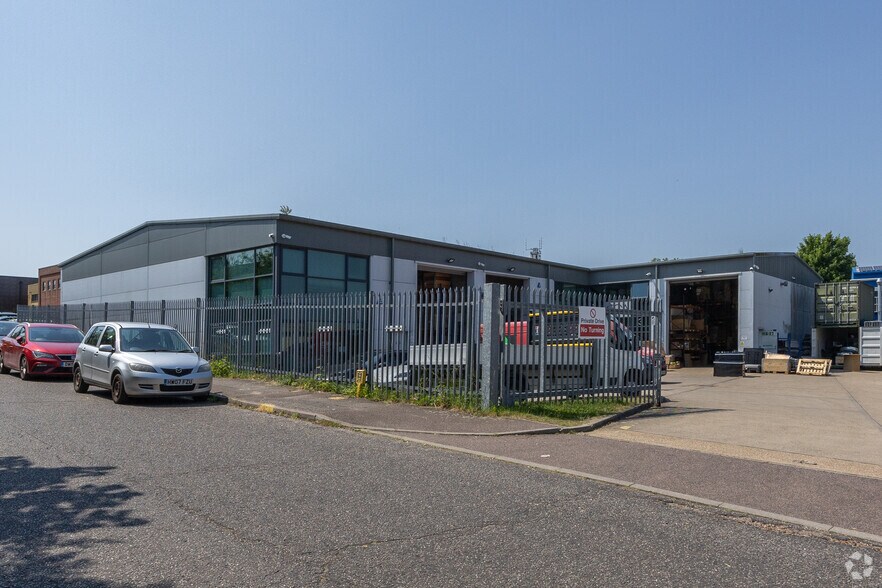 41A Shire Hl, Saffron Walden à louer - Photo principale - Image 1 de 2