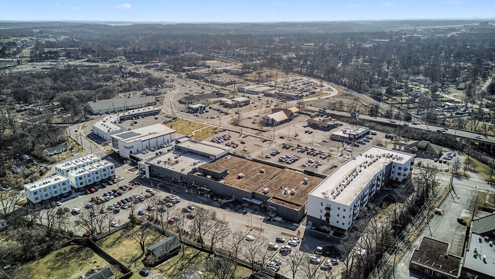 2710 Old Lebanon Pike, Nashville, TN à louer - Photo du bâtiment - Image 3 de 20