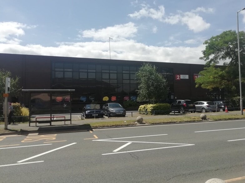 Unit 2, The Western Centre, Western Road, Bracknell à louer - Photo du bâtiment - Image 3 de 24