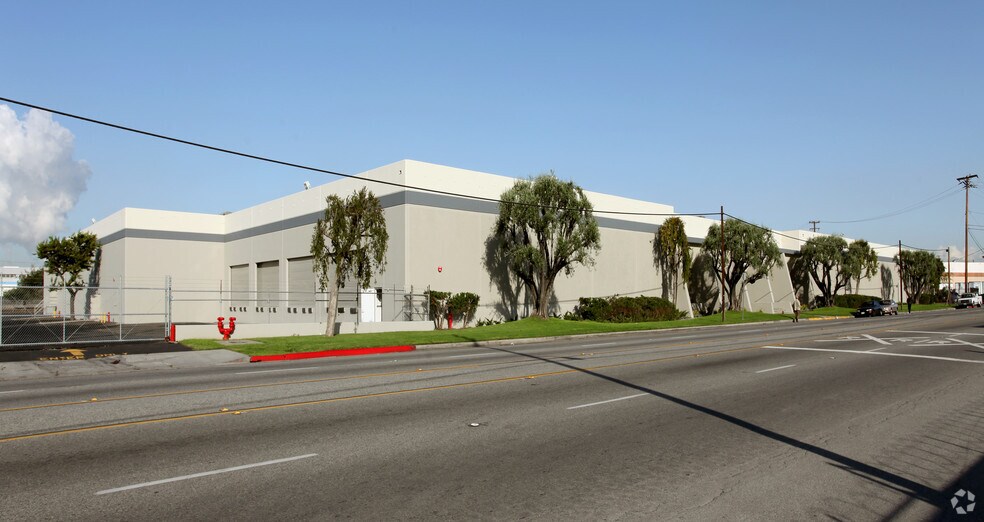 17707 S Santa Fe Ave, Compton, CA for lease - Primary Photo - Image 1 of 8