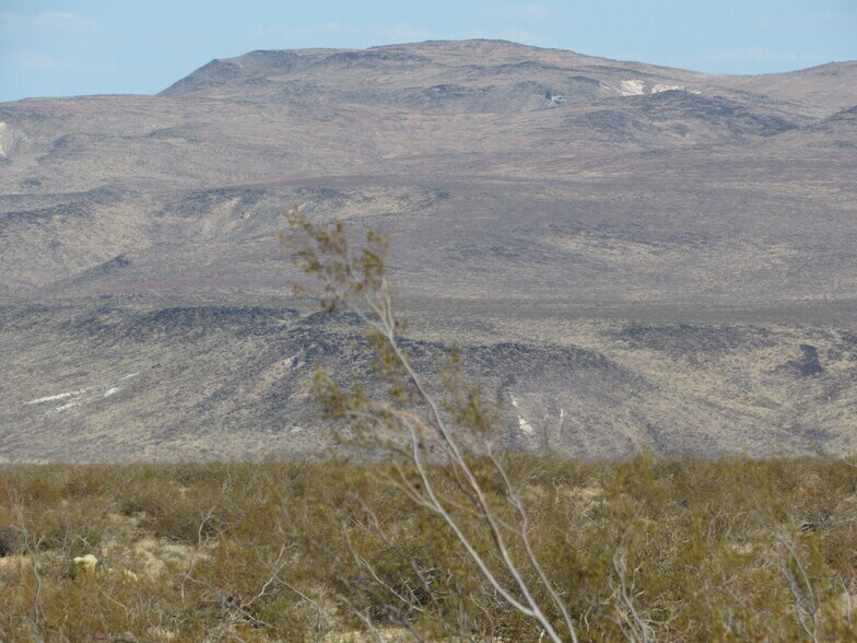 341-153-16-00-8 Javis, Inyokern, CA à vendre - Photo du bâtiment - Image 3 de 7