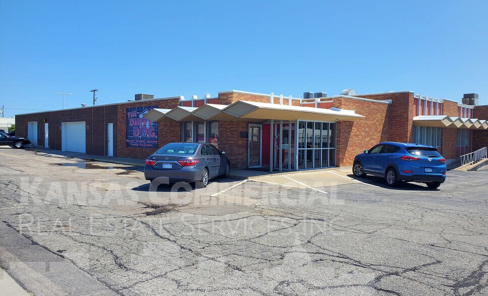 3120 S Kansas Ave, Topeka, KS à vendre - Photo du bâtiment - Image 2 de 10