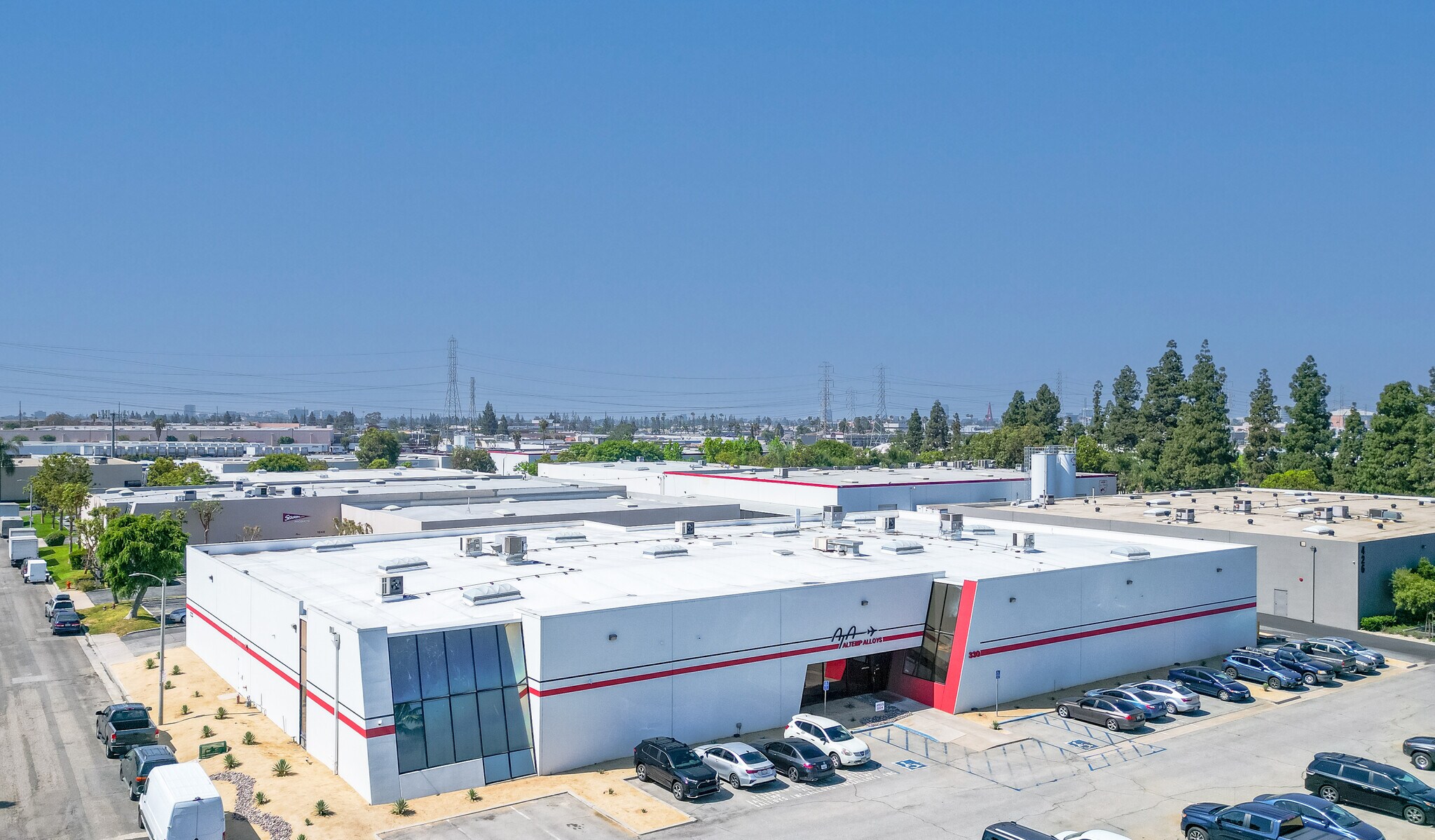 330 W Taft Ave, Orange, CA à vendre Photo du bâtiment- Image 1 de 1