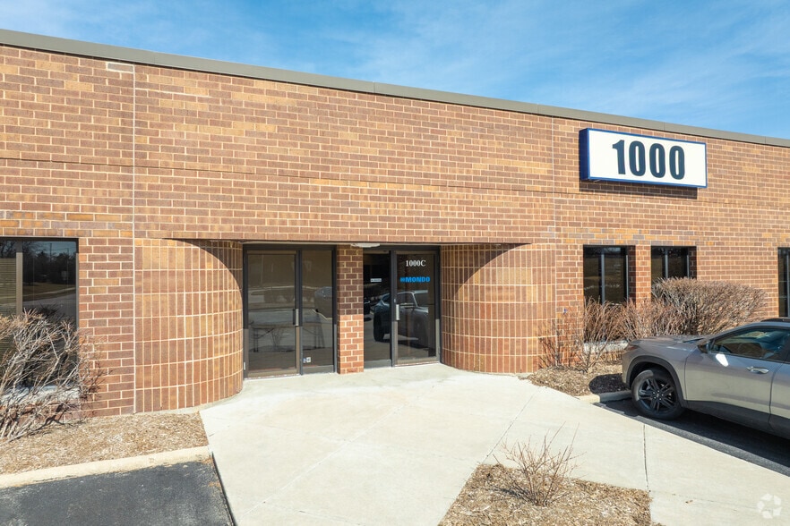 1000 E State Pkwy, Schaumburg, IL for lease - Building Photo - Image 3 of 4