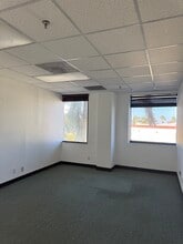 915 Middle River Dr, Fort Lauderdale, FL for lease Interior Photo- Image 2 of 5
