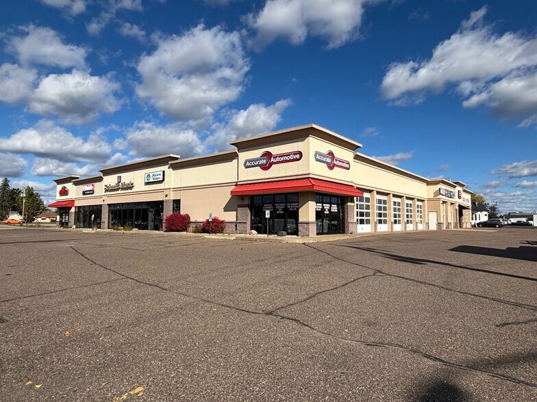 913-925 S Hastings Way, Eau Claire, WI à vendre - Photo du bâtiment - Image 1 de 5