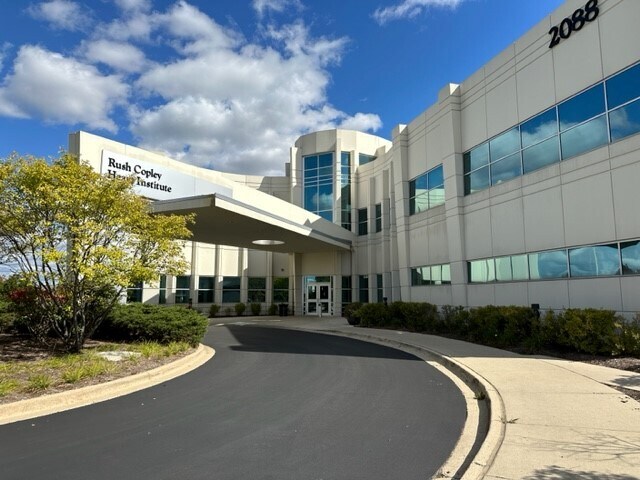 2088 Ogden Ave, Aurora, IL à louer Photo principale- Image 1 de 11