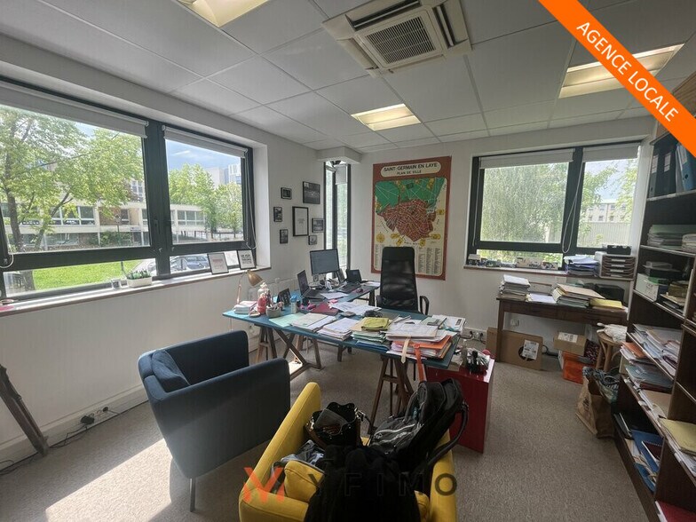 Office in Saint-Germain-en-Laye for lease - Building Photo - Image 1 of 10