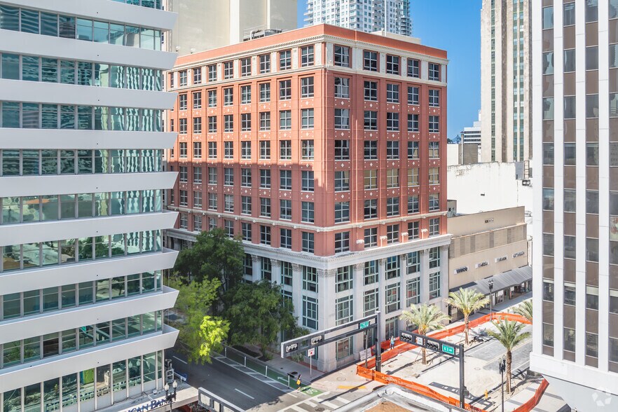 101 E Flagler St, Miami, FL à louer - Photo du bâtiment - Image 3 de 17