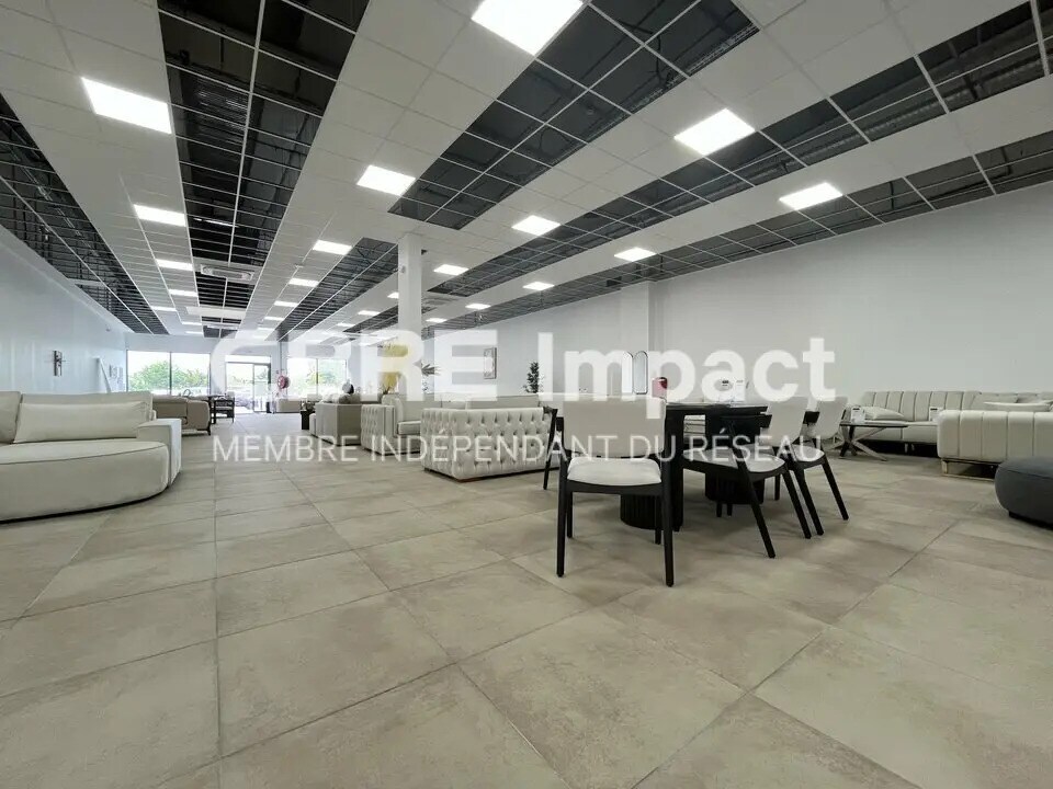 Retail in Reims for lease Interior Photo- Image 1 of 4