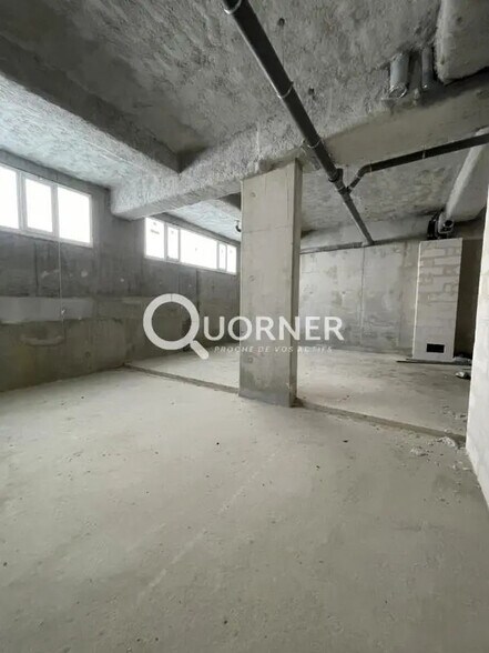 Retail in Mantes-la-Jolie for lease - Interior Photo - Image 2 of 7