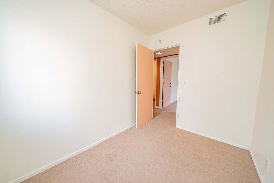 2880 Sacramento St, Berkeley, CA à louer - Photo intérieure - Image 3 de 22