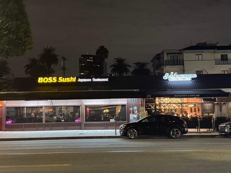 270 S La Cienega Blvd, Beverly Hills, CA à vendre - Photo du bâtiment - Image 2 de 27