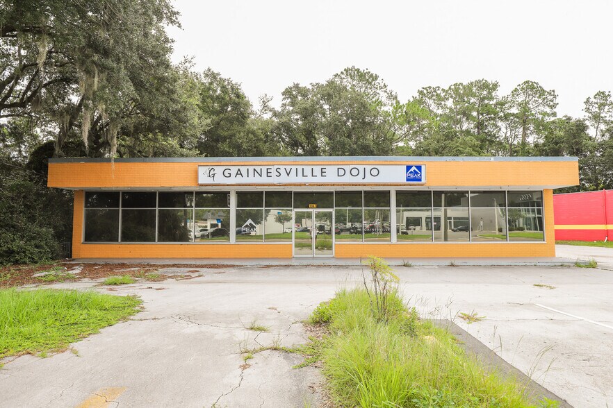 1947 N Main St, Gainesville, FL for lease - Building Photo - Image 1 of 24