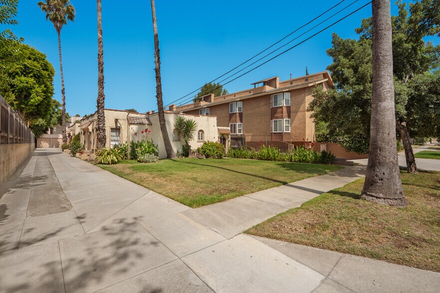 271 N Holliston Ave, Pasadena, CA à vendre - Photo du bâtiment - Image 2 de 16