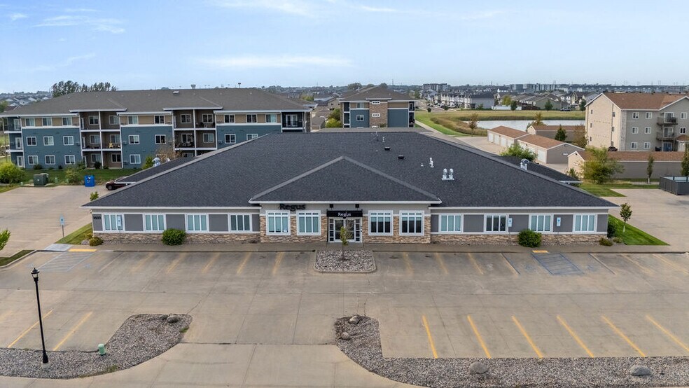 3523 45th St S, Fargo, ND à louer - Photo du bâtiment - Image 1 de 17