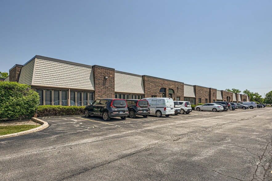 271-285 E Helen Rd, Palatine, IL for sale - Primary Photo - Image 1 of 11