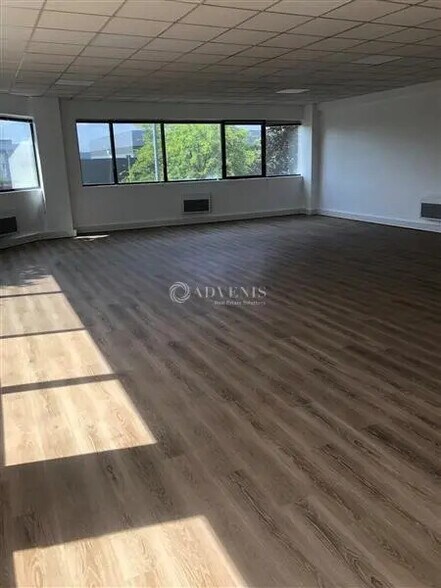 Bureau dans Poissy à louer - Photo intérieure - Image 2 de 4