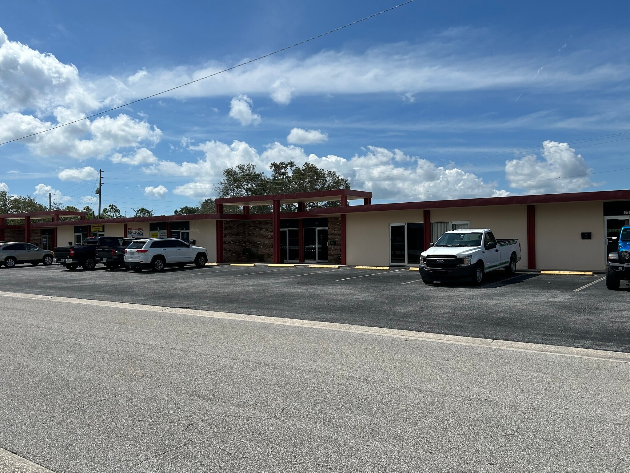 501-527 S Paula Dr, Dunedin, FL à louer Photo principale- Image 1 de 17
