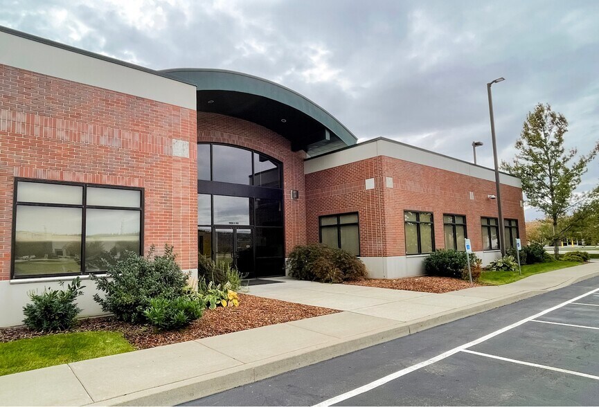 3309 N Cherry St, Spokane, WA for lease - Building Photo - Image 1 of 5